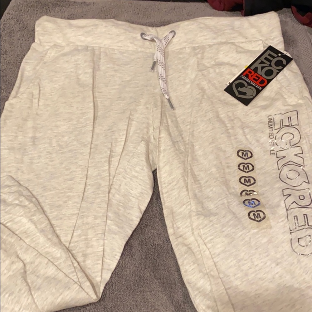 Ecko capris size medium new